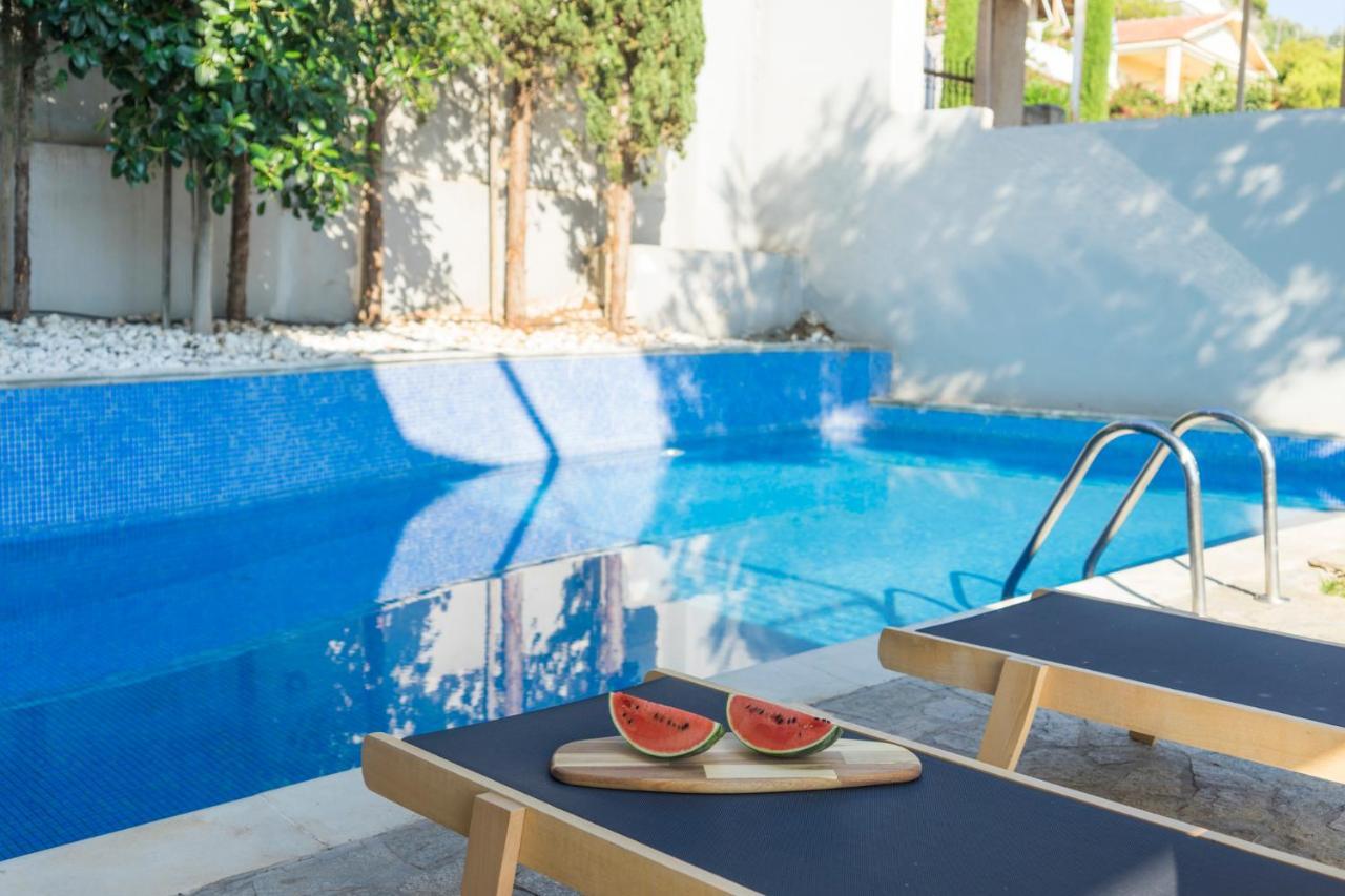 Appartamento The H Experience - The Blue Lounge With Swimming Pool Pórto Ráfti